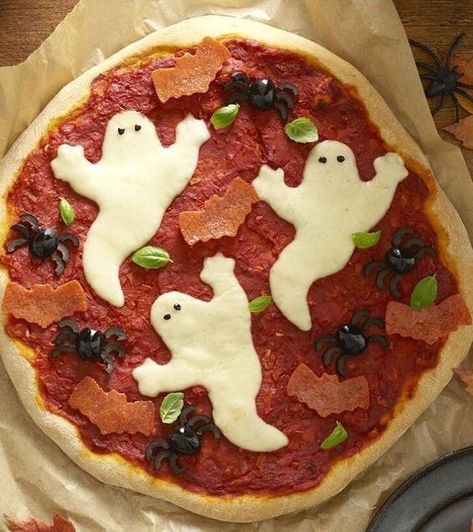 Cooking Must Haves, Date Night Ideas Fall, Party Food Halloween, Ghost Pizza, Dinner Party Aesthetic, Halloween Fingerfood, Aesthetic Date Night, Food Fall, Halloween Pizza