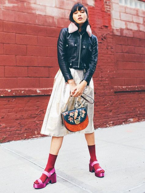 weekend outfit ideas: biker jacket + skirt + socks + platform shoes Spring Weekend Outfit, Weekend Outfit Ideas, Colorful Tights, Bold Socks, Fall Dressing, Natalie Off Duty, Tights Socks, Orange Skirt, Dress Up Outfits