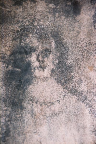 Ghostly face, appeared in the floor of a haunted house in Bélmez de la Moraleda, Spain. The appearances in Bélmez began on August 23, 1971 when María Gómez Cámara saw a face appear on her cement kitchen floor. Her husband took a pickaxe and destroyed the face. Soon after another one appeared. An excavation, conducted under the location of the house, revealed human remains, which were removed. Unexplained Mysteries, Unexplained Phenomena, Creepy Places, Most Haunted Places, Real Ghosts, Strange And Unusual, Creepy Things, Scary Stuff, Bump In The Night