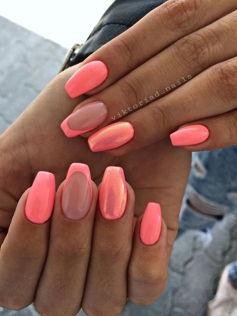 Nails Beach Design, Coral Nail Designs, Trendy Short Nail Designs, Neon Coral Nails, Coral Nails With Design, Coral Nail, Nails Beach, Beachy Nails, Coral Nails