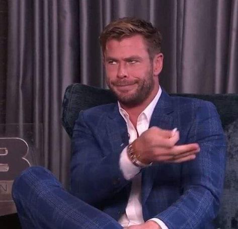 Chris Hemsworth Funny, Marvel Reaction Pics, Mcu Cast, Thor Odinson, Chris Hemsworth Thor, Avengers Cast, Marvel Comics Superheroes, Funny Marvel, Marvel Photo