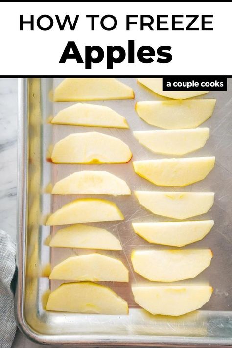 Can You Freeze Apples, Freezing Rice, Freeze Apples, Baked Apple Oatmeal, Frozen Juice, Dessert Recipes Cookies, A Couple Cooks, Freezing Apples, Vegan Recipes Plant Based