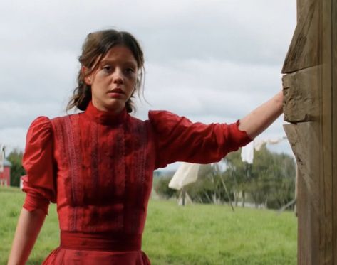 Pearl Movie, Ti West, Pearl 2022, Mia Goth, A Woman, Red