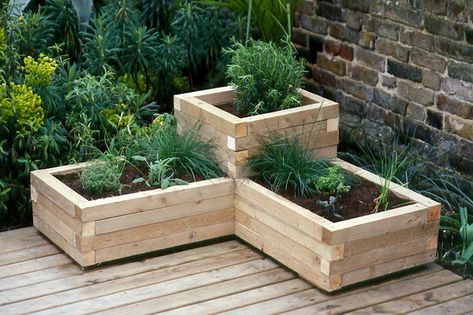 Diy Wooden Planters, Container Herb Garden, Raised Garden Bed Plans, Garden Boxes Diy, Garden Boxes Raised, Outdoor Patio Diy, Garden Planter Boxes, Diy Planter Box, Wooden Planter Boxes