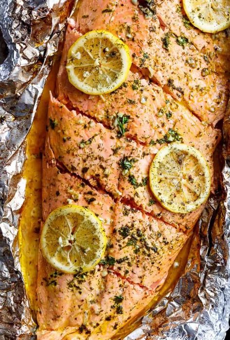 Lemon Butter Garlic Salmon with only a handful of ingredients, with maximum taste and minimal clean up! | https://cafedelites.com Butter Garlic Salmon, Salmon In Foil Recipes, Lemon Butter Salmon, Salmon In Foil, Honey Garlic Salmon, Garlic Butter Salmon, Butter Salmon, Lemon Salmon, Garlic Salmon