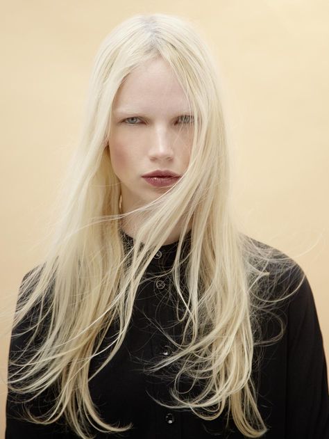 Fair hair, fair brows. Super Blonde Hair, Unusual Faces, Nordic Blonde, Albino Girl, Unusual Beauty, Hair Fair, Mode Editorials, Dyed Blonde Hair, Pale Blonde