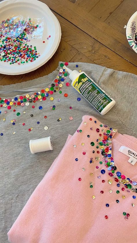 Sequin Diy, Diy Sequin, Sequins Diy, Sequin Crafts, Sequin Sweater, Instagram Diy, Black Eyed Peas, Christmas Shirts, Diy Clothes