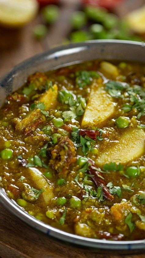 Recipes For Dinner Vegetarian Indian, New Indian Recipes, Veg Curry Recipes Indian Foods, Indian Vegetable Recipes Dinners, Vegetable Curry Recipes Indian, Dinner Ideas Vegetarian Indian, Indian Curry Recipes Vegetarian, Peas Curry Indian, Sabzi Recipe Indian Foods