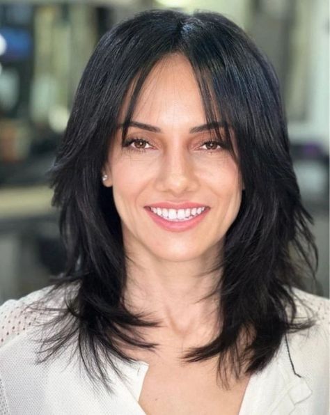 Sharp Straight Black Midi Shag Thick Bob Haircut, Mid Haircuts, Shoulder Length Black Hair, Angled Hair, Womens Haircuts Medium, Ash Blonde Balayage, Fine Straight Hair, Hair Adviser, Blonde Haircuts