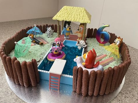 Bluey Cake Pool, Bluey Pool Cake, Bluey Birthday Cake, Summer Party Cake, Bluey Party, Bluey Birthday, Beach Cakes, Cute Birthday Ideas, Funny Birthday Cakes