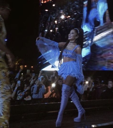 Ariana Grande Coachella, Ariana Grande Performance, Ariana Tour, Ariana Grande Concert, Ariana Grande Album, Miss Girl, Ariana Grande Photoshoot, Concert Aesthetic, Forever Girl