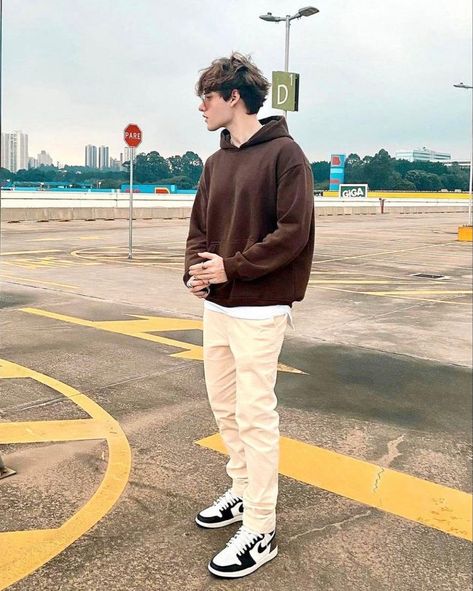 #streetwear #hoodie #brown Brown Hoodie Outfit Men Streetwear, Winter Sweatshirt Outfit Men, Brown Hoodie Mens Outfit, How To Style Brown Hoodie, Brown And Cream Outfit Men, Hoodie And Jeans Outfit Men, Hoodie Poses Men, Outfit Ideas Hoodie Style Men, Brown Zip Up Hoodie Outfit Men