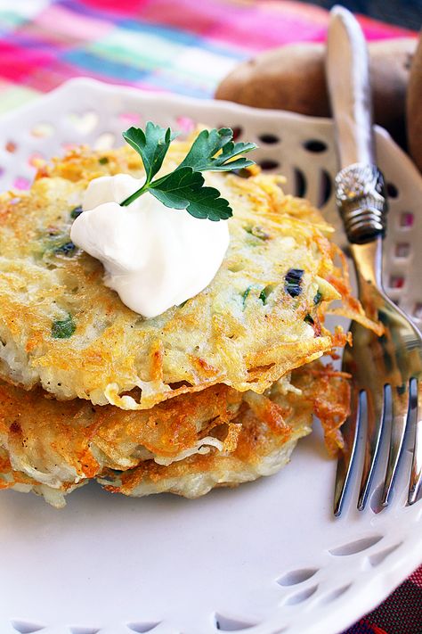 Crispy Scallion Potato Pancakes Hanukkah Latkes, Crispy Oven Fried Chicken, Sausage Muffins, Scallion Pancakes, Shredded Potatoes, Vegetarian Bake, Parmesan Potatoes, Oven Fried Chicken, Savory Pancakes