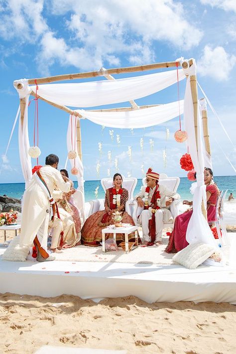 10 Reasons to Have an Indian Beach Wedding – India's Wedding Blog Indian Beach Wedding, Mendhi Decor, Mehndi Stage, Stage Backdrops, Mandap Design, Wedding In Puerto Rico, Indian Destination Wedding, Wedding Planner Checklist, Mehndi Night