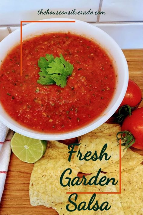 Fresh Garden Salsa, Salsa With Fresh Tomatoes, Garden Fresh Salsa, Garden Salsa, Fresh Salsa Recipe, Healthy Slice, Fresh Tomato Recipes, Fresh Tomato Salsa, Fresh Salsa