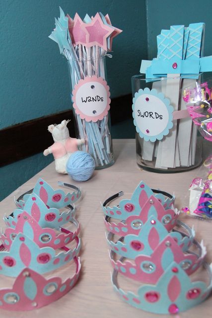 Favors at a Cinderella Party #cinderella #partyfavors Cinderella Theme Birthday Party, Cinderella Theme Birthday, Cinderella Theme, Cinderella Birthday Party, Princess Theme Birthday, Princess Theme Birthday Party, Prince Party, Princess Tea Party, Princess Theme Party