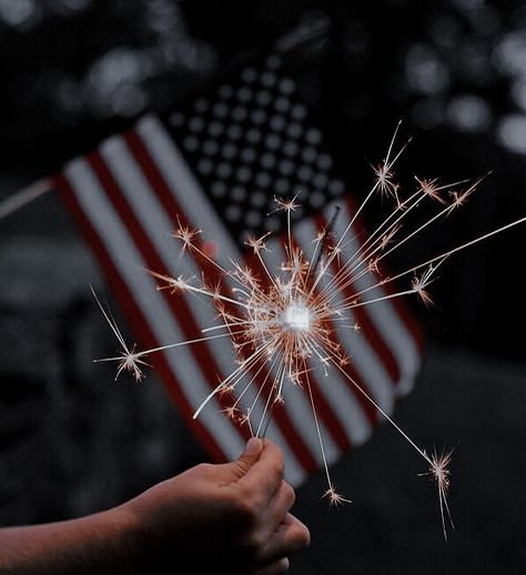 Vintage Fourth Of July Aesthetic, A Risk On Forever, Fourth Of July Pics, 4th Of July Pics, July Aesthetic, 4th Of July Wallpaper, Americana Aesthetic, American Flag Wallpaper, Forth Of July