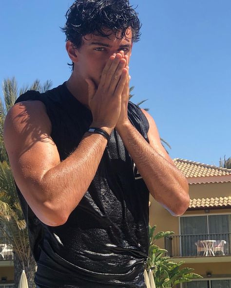 Finally wearing a (wet) shirt 😜 Our Scorching Summer, Xavier Serrano, Cute White Guys, Book Boyfriends, Attractive Guys, Dream Guy, A Man, Vision Board, Wattpad