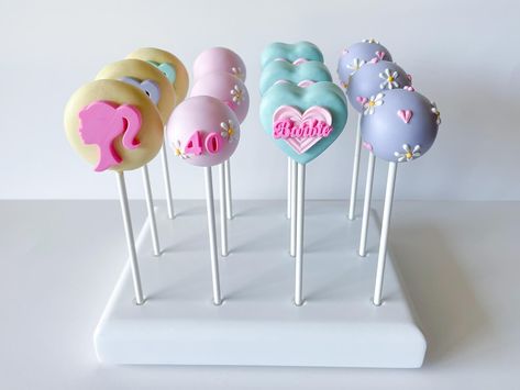 Barbie Cake pops for a 40th Birthday 💖 #cakepops #barbiecakepops #barbie #40thbirthday #barbiegirl #birthdaycakepops Barbie Cakepops, Barbie Cake Pops, Cupcake Toppers Free, Pop Ideas, Barbie Birthday Party, Barbie Theme, Barbie Cake, Malibu Barbie, Barbie Birthday