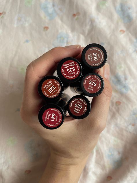 Revlon Lipstick Shades, Revlon Lipstick, 90s Makeup, Dope Makeup, Vintage Makeup, Makeup Obsession, Makeup Items, Lipstick Shades, Pretty Makeup