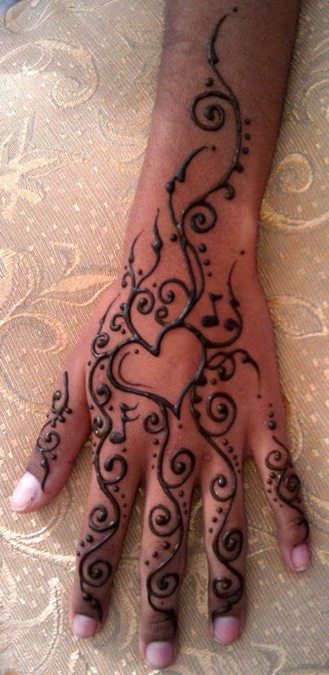 heart: Heart Henna, Cool Henna, Henna Hand Designs, Cool Henna Designs, Small Henna Tattoos, Small Henna Designs, Cute Henna Designs, Cute Henna Tattoos, Henna Style Tattoos