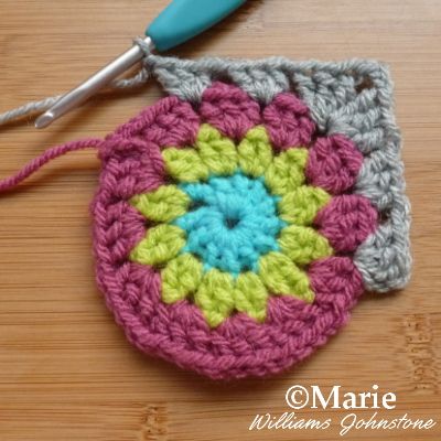 Sun Burst Granny Square, Burst Granny Square, Granny Square Häkelanleitung, Sunburst Granny Square, Square Crochet Pattern, Crochet Free Patterns, Granny Pattern, شال كروشيه, Sun Burst