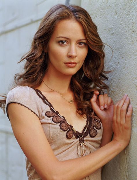 Amy Acker. Amy Acker, Sarah Shahi, Person Of Interest, Buffy The Vampire, Buffy The Vampire Slayer, Vampire Slayer, The Vampire, Actress Photos, American Actress