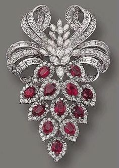 Ruby and diamond bro Diamond Brooch Cartier, Diamond Brooch, Ruby Jewelry, Deco Jewelry, Fabulous Jewelry, I Love Jewelry, Vintage Jewels, Gorgeous Jewelry, Gems Jewelry