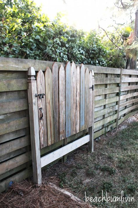 Hometalk Rustic Headboard Diy, Fence Headboard, Outdoor Farmhouse Table, Reclaimed Wood Headboard, Rustic Headboard, Modern Headboard, Pallet Fence, Old Fences, Reclaimed Lumber