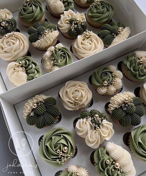 Graduation Instagram, Rosette Cupcakes, Cupcake Cake Designs, Buttercream Cupcakes, Dream Wedding Decorations, Floral Cupcakes, Gourmet Cupcakes, Cupcake Bouquet, Cupcake Designs