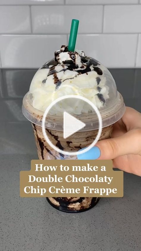 Chocolate Chip Frappachino, Starbucks Frappe Recipe, Chocolate Frappe Recipe, Chocolate Chip Frappe, Starbucks Chocolate, Drinks Starbucks, Frosty Recipe, Frappe Recipe, Recipes For One