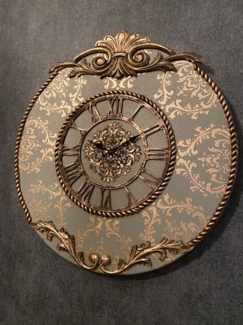 Clock Painting Ideas, Walls Decoration Ideas, Painted Clocks, Clocks Diy Crafts, Decor Pictures Wall, Bedroom Wall Decorations, Wall Decor Frames, Frames Wall Decor, Picture Wall Decor