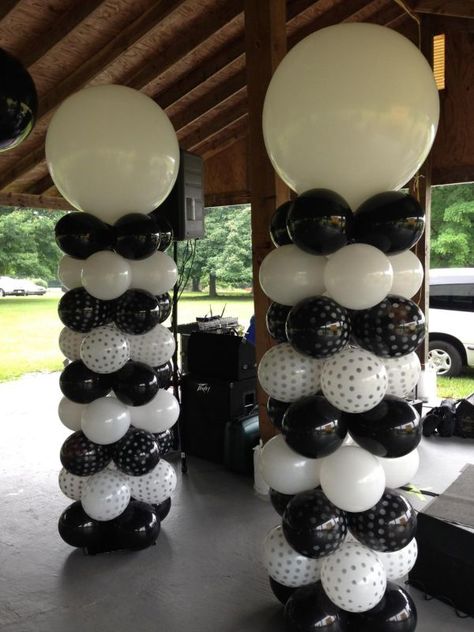 Black And White Party Centerpieces Diy, Black White Balloon Decorations, Black And White Balloon Decorations, Black And White Wedding Balloons, Black Balloon Columns, Black And White Ballon Deco, Black And White Dance Theme, Black And White Ball Birthday Party, Black And White Ball Sweet 16