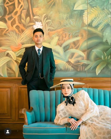 Kulot Pants, Pre Wedding Photoshoot Props, Indonesian Wedding, Korean Wedding Photography, Pre Wedding Photoshoot Outfit, Wedding Photo Studio, Wedding Photoshoot Props, Pre Wedding Shoot Ideas, Wedding Couple Photos