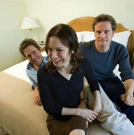 Hugh Grant , Renée Zellweger and Colin Firth 😀 Colin Firth And Hugh Grant, Hugh Grant And Colin Firth, Colin Firth And Renee Zellweger, Colin Firth Hugh Grant, Colin Firth Aesthetic, Hugh Grant Bridget Jones, Huge Grant, Colin Firth Bridget Jones, Renee Zellweger Bridget Jones