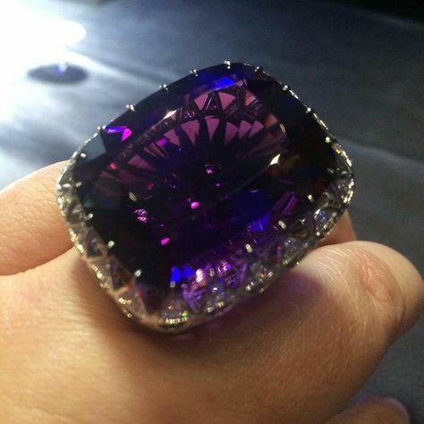 Amethyst And Diamond Ring, Purple Diamond, Purple Jewelry, Expensive Jewelry, Amethyst Jewelry, Fabulous Jewelry, Girly Jewelry, Fine Rings, Gorgeous Jewelry