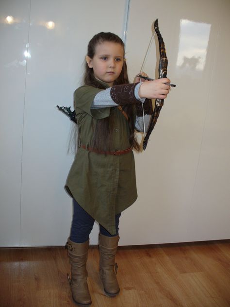 Legolas  elf costume easy DIY cosplay Easy Diy Cosplay, Legolas Costume, Lotr Costume, Woodland Party Theme, Forest Birthday Party, Diy Cosplay, Ren Faire Costume, Elf Cosplay, Viking Dress