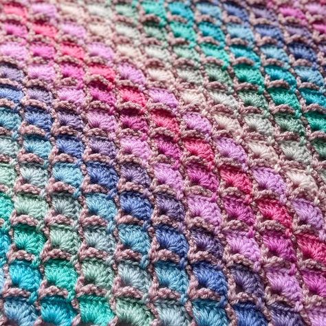 Corner to Corner Shell Stitch Pattern - Etsy Shell Stitch Blanket, Corner To Corner Crochet Blanket, Scrap Crochet, C2c Crochet Pattern Free, C2c Crochet Blanket, Crochet Shell, Stitch Blanket, Crochet Shell Stitch, Dishcloth Crochet Pattern