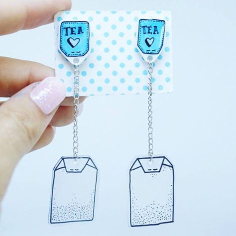 Diy Shrink Plastic, Shrinky Dink Earrings, Shrink Plastic Jewelry, Top Selling Products, Shrink Paper, Diy Earrings Easy, Homemade Earrings, Shrink Art, Handmade Packaging