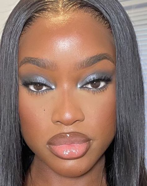 Foundation Swatches Aesthetic, Blue Makeup On Black Women, Iridescent Makeup Looks Black Women, Icy Makeup Looks Black Women, Face Beat Makeup Dark Skin, 90s Makeup Black Women, Siren Makeup Black Women, Y2k Makeup Black Women, Dark Skinned Makeup