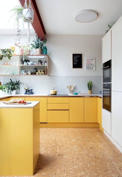 Yellow kitchen: 'Bright yellow has given my home a happy sunny twist' - Your Home Style Retro Kitchen Ideas Vintage, Yellow Kitchen Tiles, Cork Kitchen, Mid Mod Kitchen, Terrazzo Kitchen, Yellow Kitchen Designs, Yellow Kitchen Cabinets, Floating Kitchen, Wren Kitchens