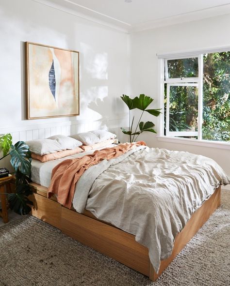 Bed Threads.® on Instagram: “✨ Terracotta & Oatmeal ✨ A calming combination that takes a neutral bedroom to the next level. 💫 Seen here inside the plant-filled bedroom…” Neutral Color Bedroom, Modern Bohemian Bedroom, Bed Threads, Interior Layout, Bohemian Bedroom Decor, Bedroom Plants, Neutral Bedroom, Bohemian Bedroom, Bed Linen Sets