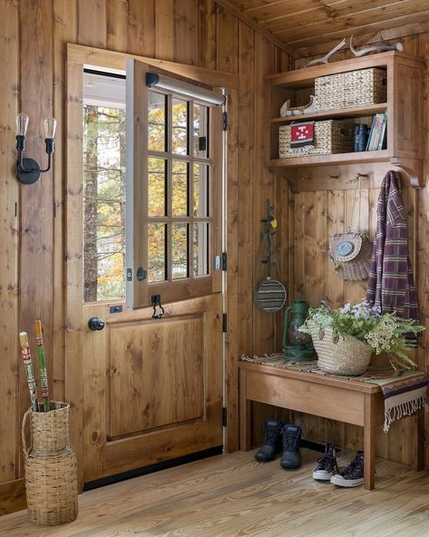 WOODLAND WONDER Fromt Doors, Door Entryway, Log Home, Log Homes, House Decor, Entryway, Decor Ideas, Cabin, Cottage