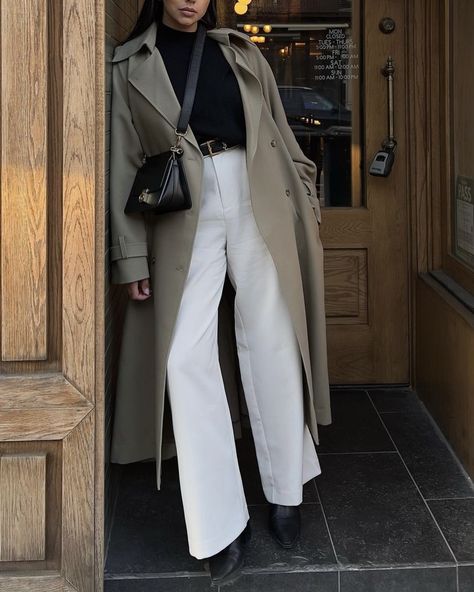 Trench Coat Outfits, Milan Outfits, Outfit Ideas Autumn, Rome Outfits, Rainy Day Outfits, Elegance Dress, Khaki Coat, Khaki Trench, Khaki Trench Coat