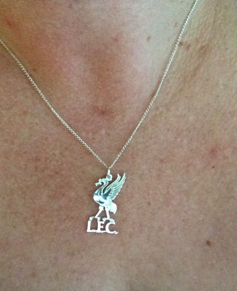 LFC necklace Soccer Girl Gifts, Nike Caps, Funny Football Pictures, Liverpool Fc Team, Diy Valentine Gifts For Boyfriend, Liverpool Photos, Liverpool Champions, Liverpool Team, Liverpool Wallpapers