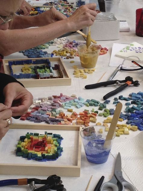 Mosaic Workshop, Class Photos, Mosaic Art Diy, Creative Hub, Tile Work, Clever Crafts, Wood Resin, Art Workshop, B & B