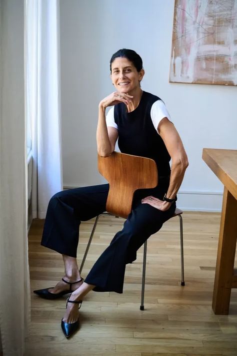 An Interview With Designer Nili Lotan | Wardrobe Icons Minimalist Office Outfit, Laura Fantacci, Sabrina Elba, Alexis Foreman, Going Gray Gracefully, Style Inspiration Spring Summer, Classic Leather Jacket, New Year Resolutions, New Habits