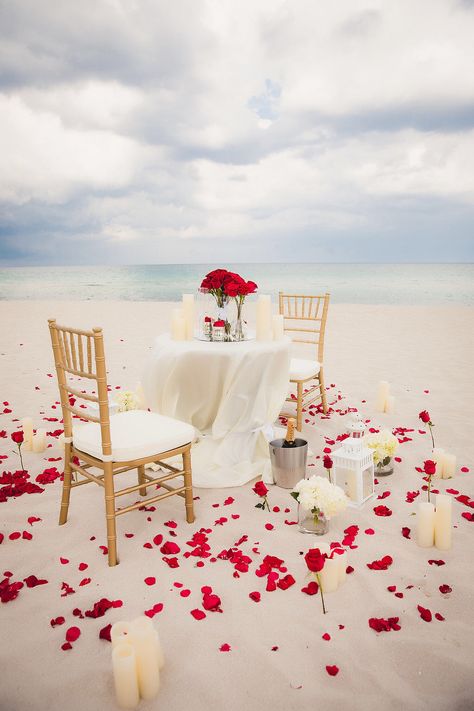 Wedding Proposal Ideas Beach, Candle Light Dinner Ideas, Valentine Day Aesthetic, Proposal Ideas Beach, Aesthetic Valentines Day, 28th Wedding Anniversary, Outdoor Proposal, Best Ways To Propose, Valentines Day Aesthetic