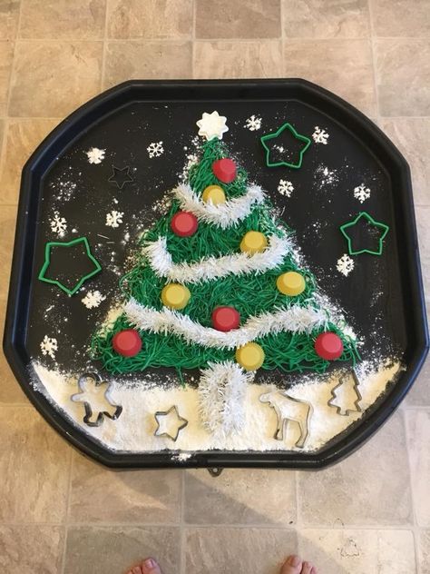 Baby Christmas Activities Eyfs, Christmas Activities For Babies Eyfs, Christmas Tuff Tray Ideas Preschool, Christmas Messy Play For Babies, Toddler Christmas Tuff Tray, Christmas Sensory Tray, Christmas Tough Tray Ideas, Xmas Messy Play Ideas, Christmas Messy Play