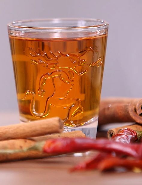 Homemade Fireball Recipe Homemade Fireball, Fireball Recipes, Homemade Alcohol, Fireball Whiskey, Homemade Liquor, Liquor Recipes, Moonshine Recipes, Liqueurs Recipes, Harry Potter Food